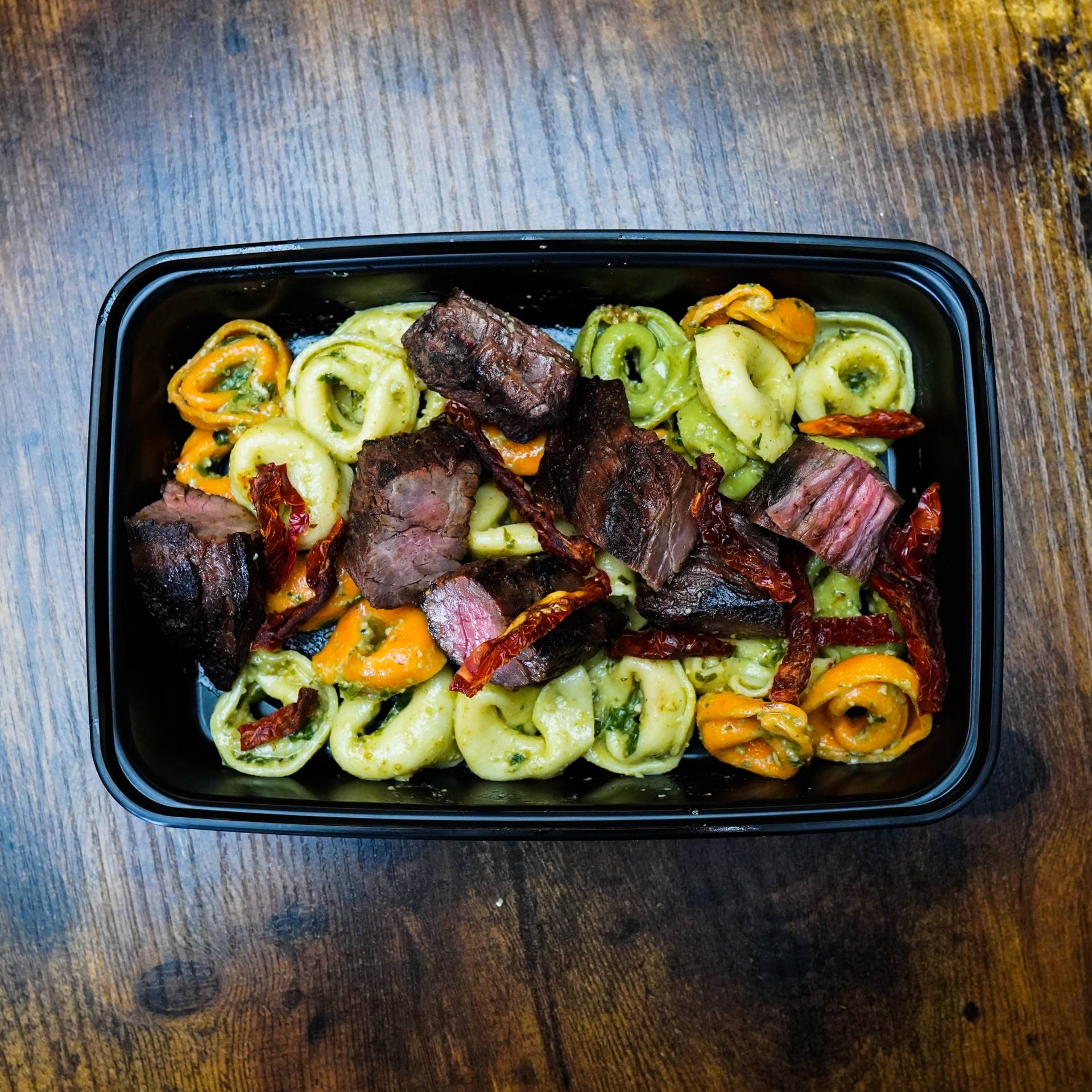 Pesto 5 Cheese Tortellini with Steak Tips